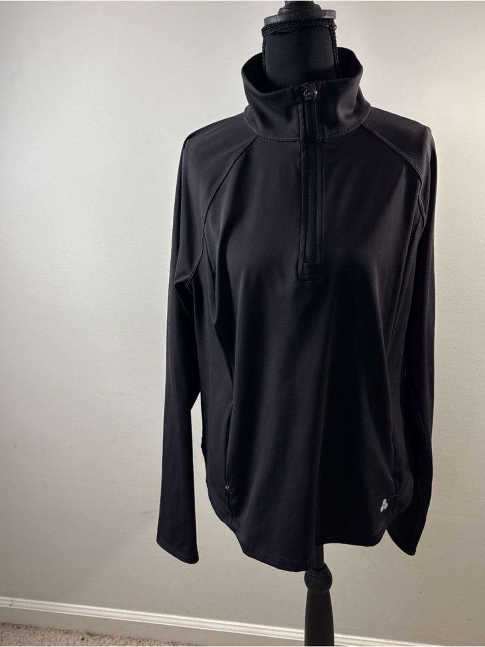 tek gear Black Workout Pullover with Neon Logo. /414